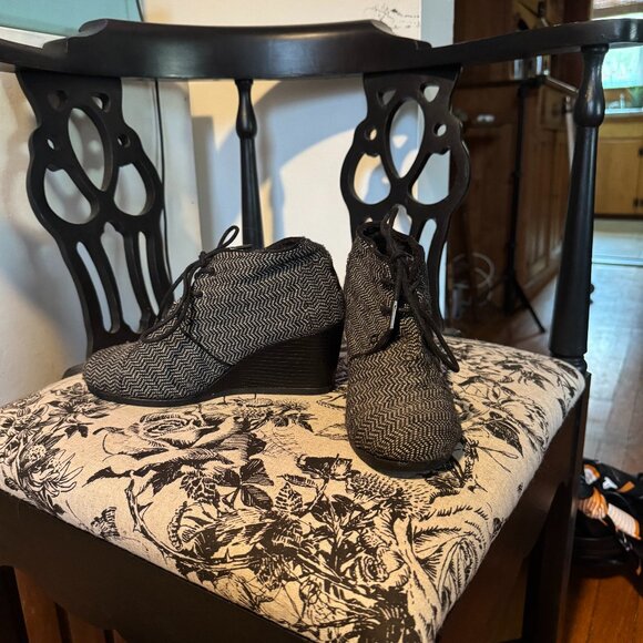 Toms Bootie Wedges - Picture 1 of 3